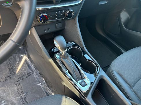 Used 2025 Buick Encore GX Preferred image 42