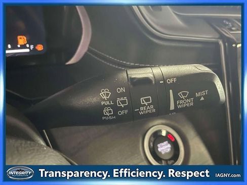 Used 2023 Jeep Grand Cherokee L Limited AWD/4WD image 26