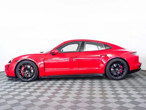 Used 2022 Porsche Taycan GTS image 2