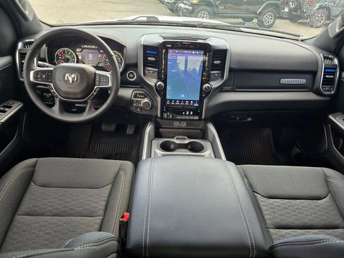 Used 2025 RAM 1500 Big Horn AWD/4WD image 5