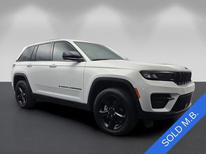 Used 2023 Jeep Grand Cherokee Altitude
