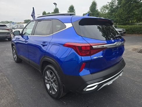 Used 2023 Kia Seltos S w/ Navigation Package AWD/4WD image 5