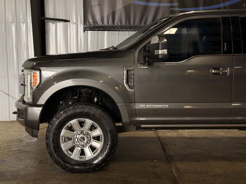 Used 2017 Ford F250 Platinum w/ Platinum Ultimate Package AWD/4WD image 26
