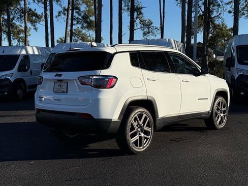 New 2026 Jeep Compass Latitude image 3