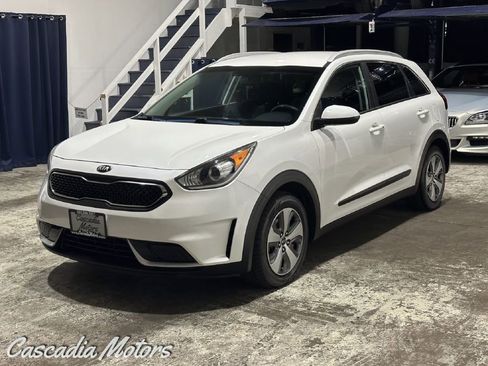 Used 2018 Kia Niro LX image 3