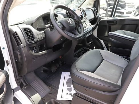 Used 2025 RAM ProMaster 2500 w/ Convenience Group FWD image 10