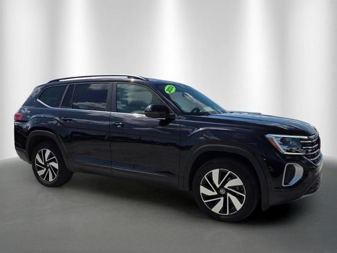 Used 2024 Volkswagen Atlas SE FWD image 2