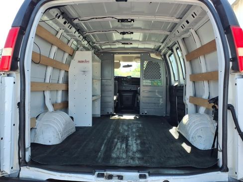 Used 2015 GMC Savana 2500 RWD image 5