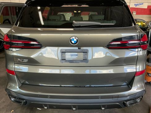 Used 2026 BMW X5 xDrive40i w/ M Sport Package AWD/4WD image 24