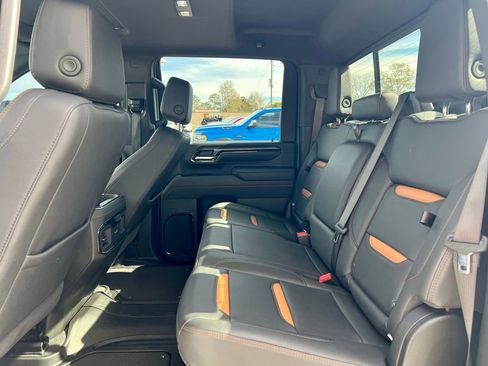 Used 2025 GMC Sierra 2500 AT4 w/ AT4 Premium Plus Package image 12