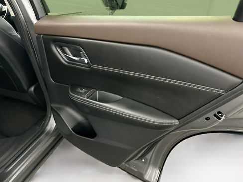 Used 2023 Nissan Rogue SL AWD/4WD image 32
