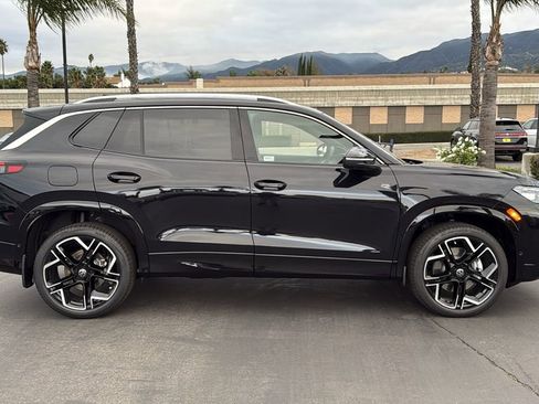 New 2026 Volkswagen Tiguan SEL R-Line image 2