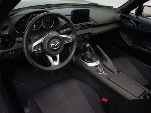 Used 2021 MAZDA MX-5 Miata Club RWD image 11
