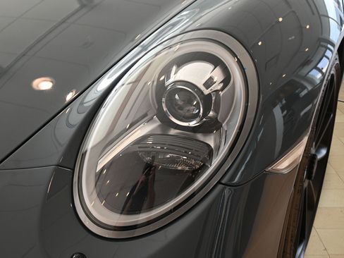 Used 2018 Porsche 911 GT3 w/ Sport Chrono Package RWD image 13