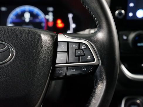 Certified 2024 Toyota Grand Highlander FWD image 13