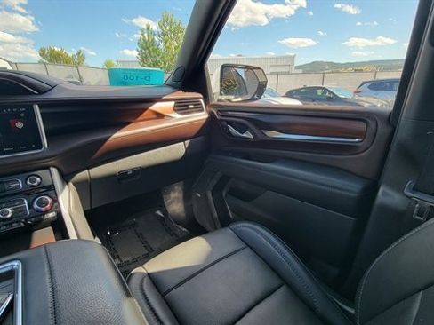 Used 2022 GMC Yukon XL Denali AWD/4WD image 18