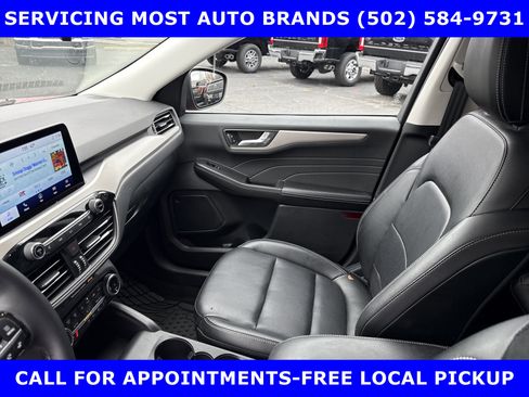 Used 2022 Ford Escape SEL w/ Technology Package image 12