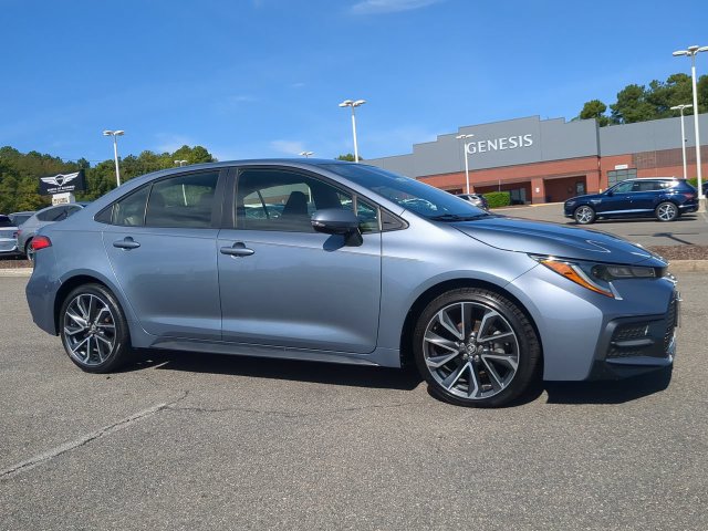 Used 2021 Toyota Corolla SE FWD image 2