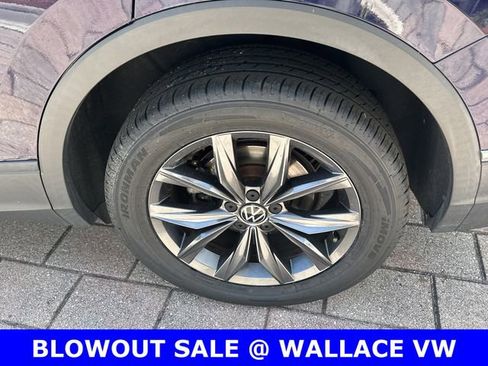 Certified 2023 Volkswagen Tiguan SE w/ Panoramic Sunroof Package image 11