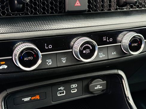 Certified 2025 Honda CR-V EX image 17