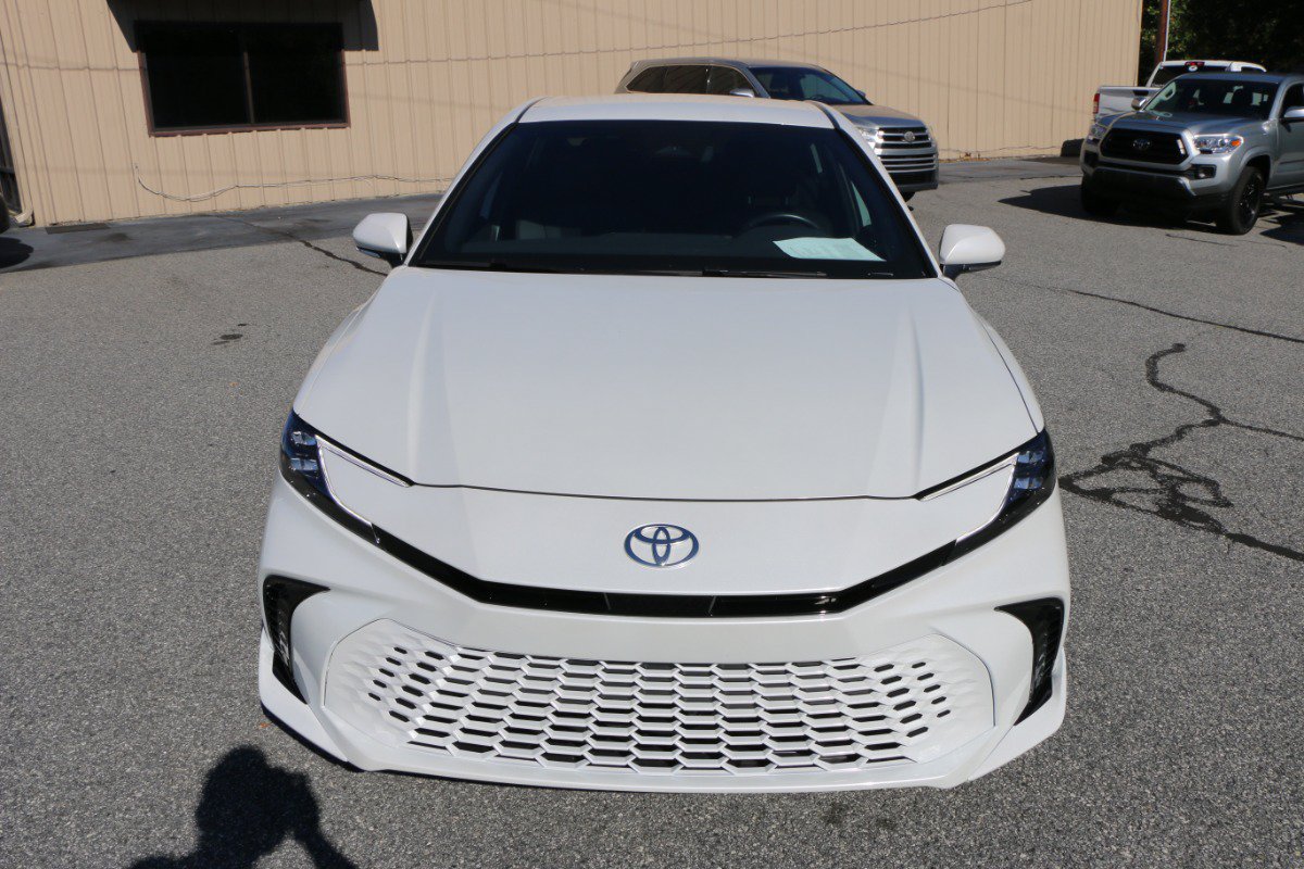 Used 2026 Toyota Camry XSE FWD image 11