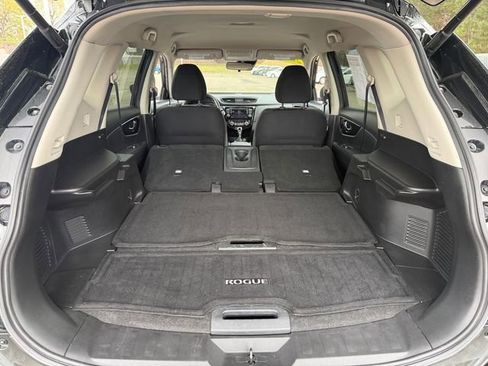 Used 2020 Nissan Rogue SV image 65