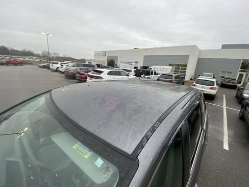 Used 2016 Honda Odyssey SE image 3