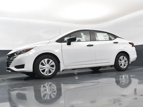 Used 2025 Nissan Versa S w/ Lighting Package image 34