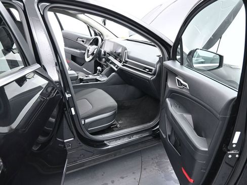 Used 2024 Kia Sportage LX image 13