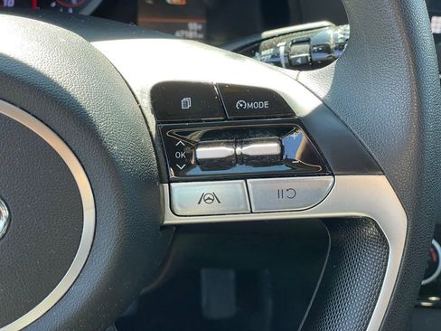 Used 2023 Hyundai Elantra SEL w/ Preferred Accessory Package image 16