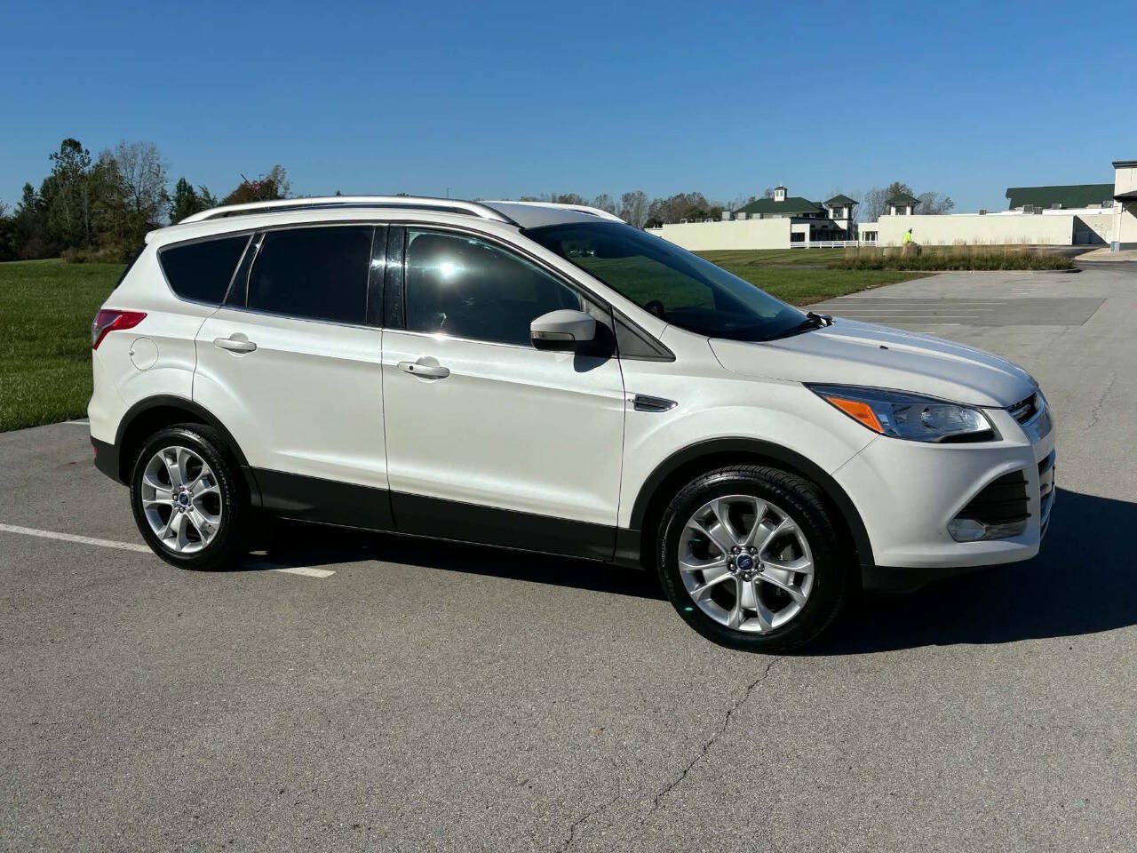 Used 2015 Ford Escape Titanium AWD/4WD image 4