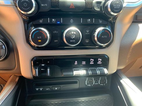 Used 2019 RAM 1500 Laramie AWD/4WD image 36