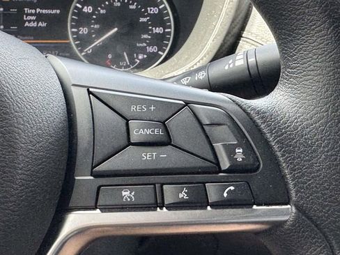 Used 2024 Nissan Sentra SV FWD image 29