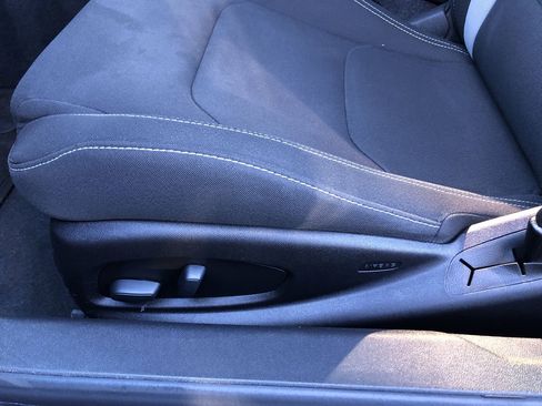 Used 2019 Chevrolet Camaro LT image 13