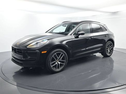 Certified 2026 Porsche Macan AWD/4WD image 1
