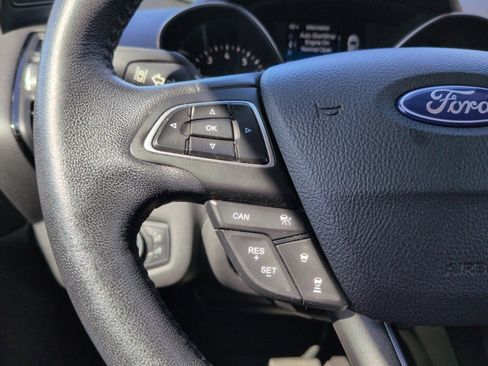 Used 2018 Ford Escape SEL w/ Ford Safe & Smart Package FWD image 17