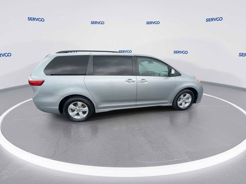 Used 2020 Toyota Sienna LE FWD image 9