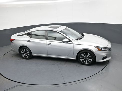 Used 2022 Nissan Altima 2.5 SV w/ SV Premium Package image 24