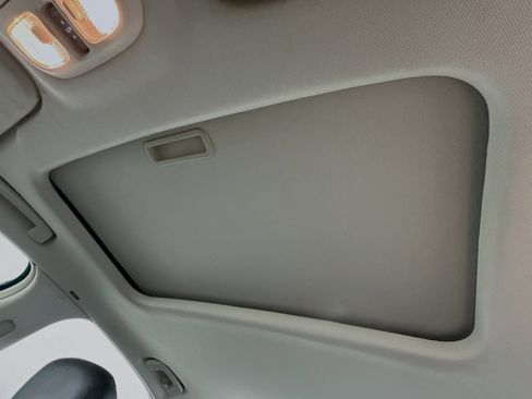 Used 2009 Lincoln MKZ image 26