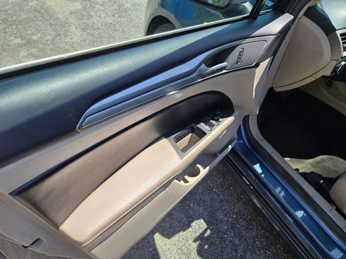 Used 2018 Ford Fusion SE w/ Fusion SE Technology Package image 8