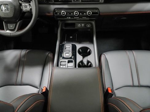 New 2025 Honda Pilot TrailSport image 36