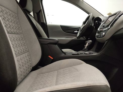 Used 2022 Chevrolet Equinox LS w/ LS Convenience Package FWD image 21