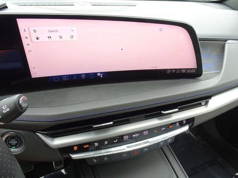 Certified 2024 Cadillac XT4 Sport AWD/4WD image 18