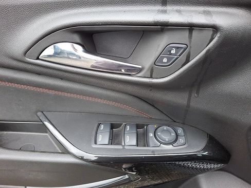 Certified 2024 Chevrolet Trax RS w/ Sunroof Package FWD image 18