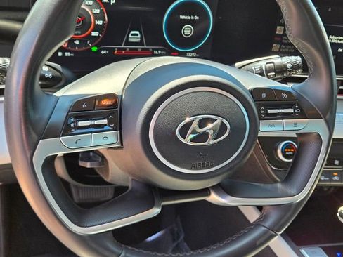 Used 2023 Hyundai Elantra Limited image 25