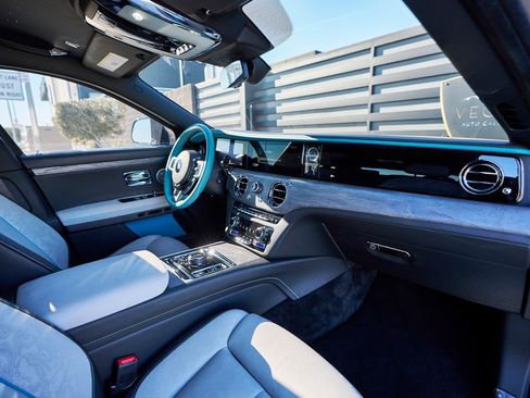 Used 2025 Rolls-Royce Ghost AWD/4WD image 45