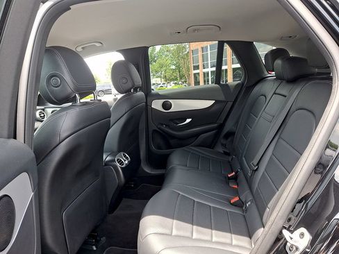 Used 2022 Mercedes-Benz GLC 300 image 10