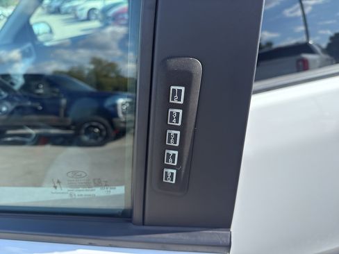 Certified 2022 Ford Maverick XLT image 17