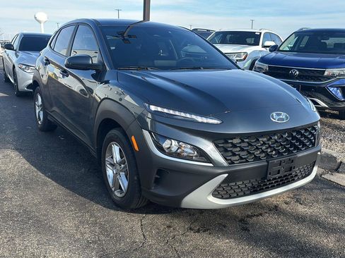 Used 2022 Hyundai Kona SE image 4