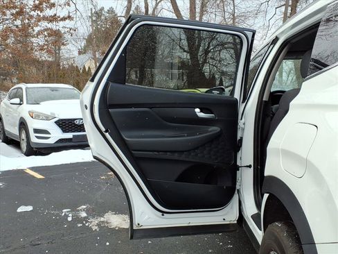 Certified 2022 Hyundai Santa Fe SEL image 11